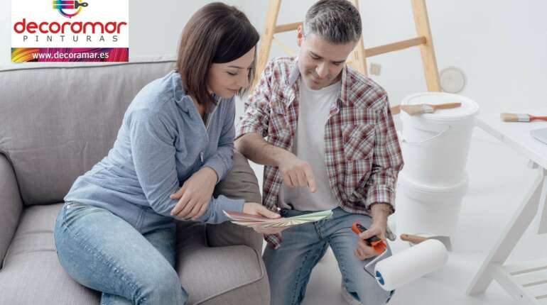 ¿Pintar paredes con pintura o papel pintado? Pros y contras de ambas soluciones!